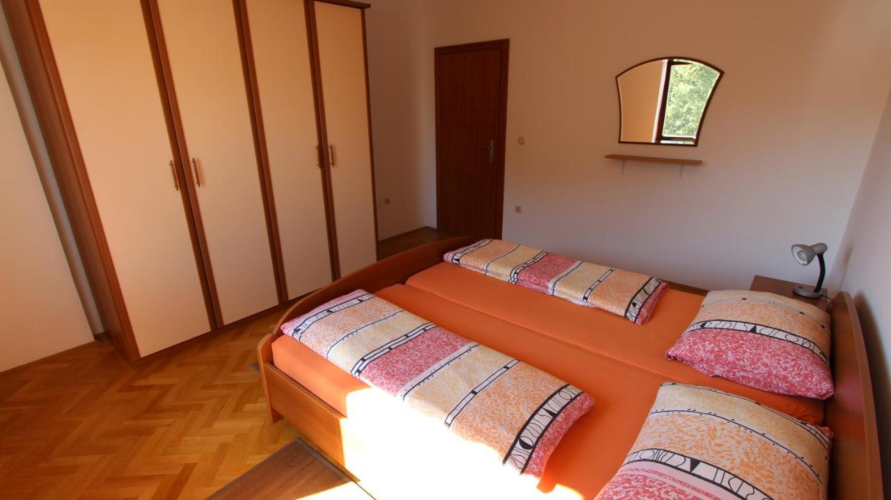Apartmani Totic Malinska Exterior photo